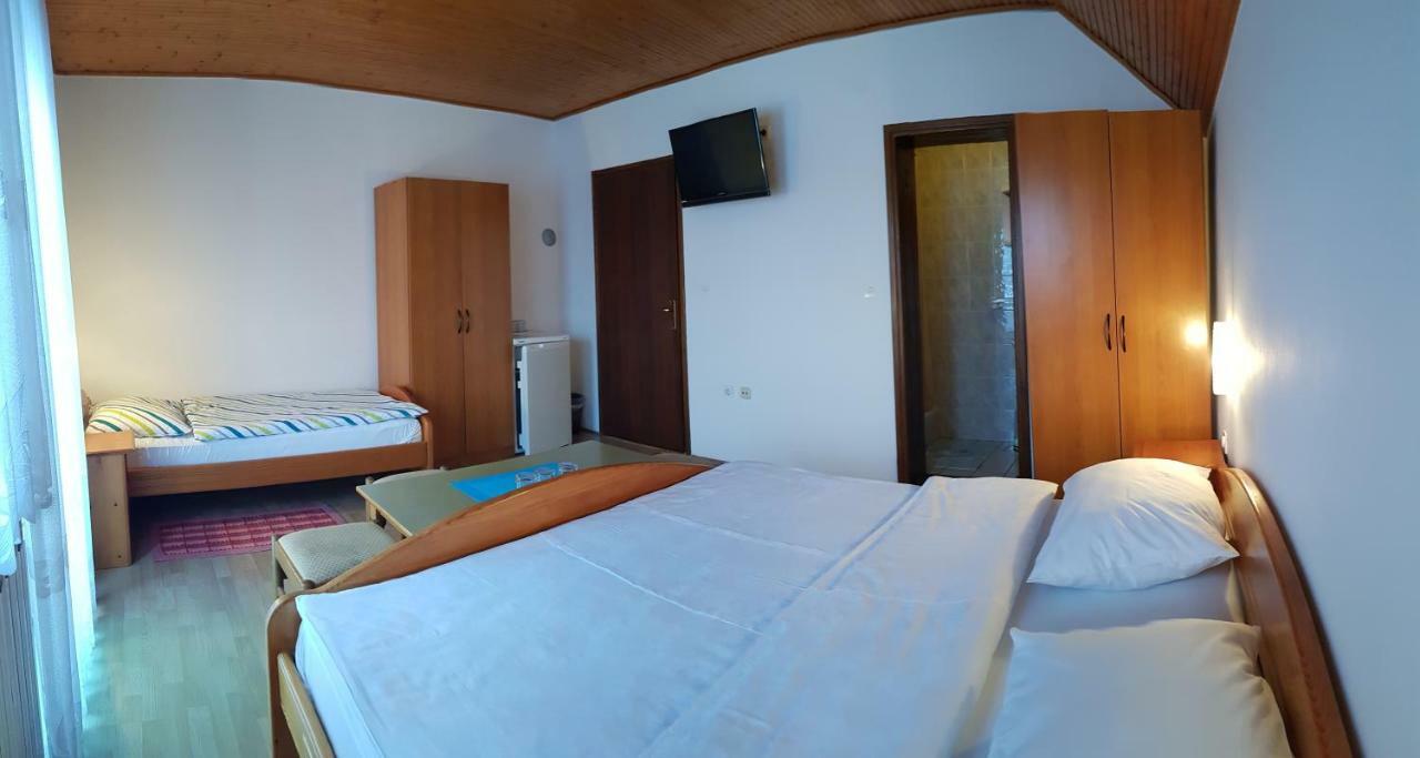 House Anamarija Hotel Селище Дрезницко Екстериор снимка