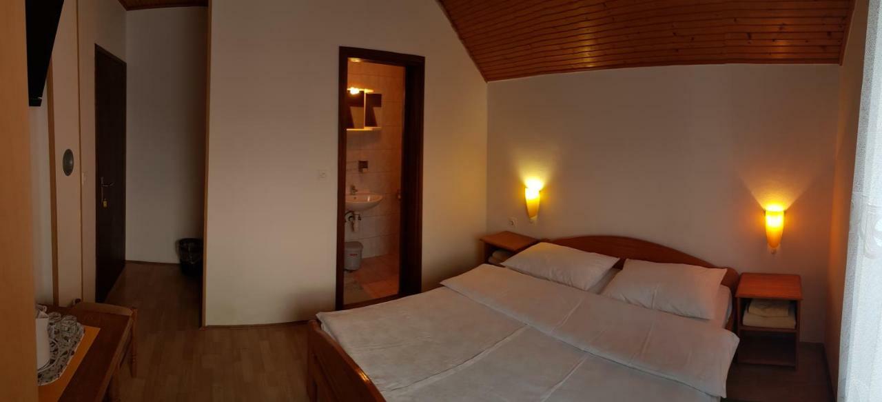 House Anamarija Hotel Селище Дрезницко Екстериор снимка