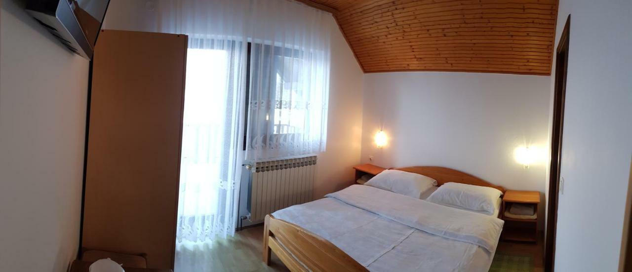 House Anamarija Hotel Селище Дрезницко Екстериор снимка